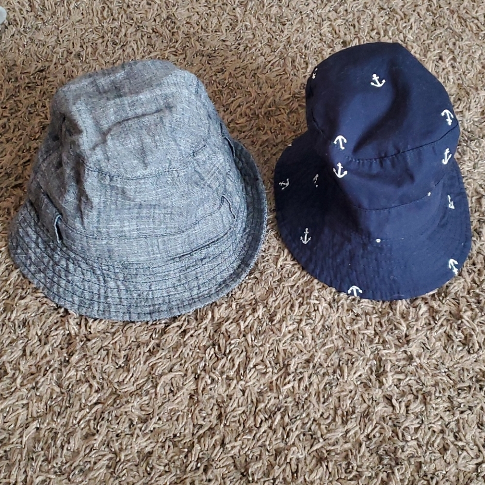 2 baby sun hats 1 reversible